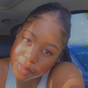 Meet your Posher, Tayan